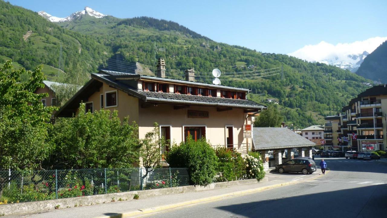 Hotel Arolla 2*